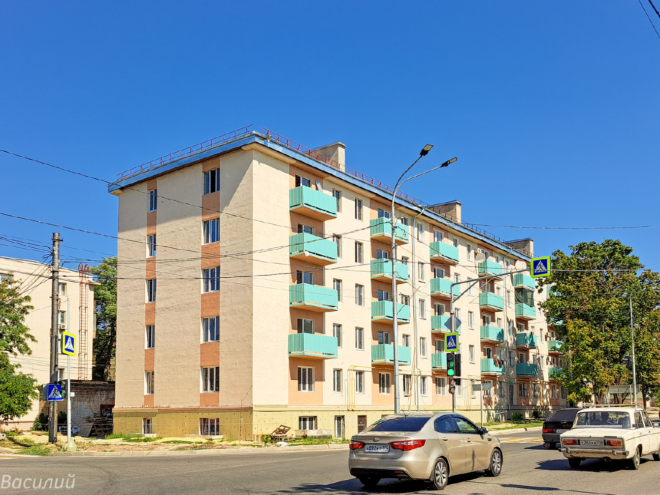 Мариуполь, Проспект Адмирала Нахимова, 88 / Днепропетровский переулок, 1