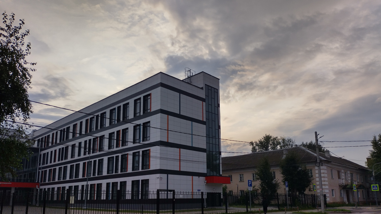 Коломна, Улица Кутузова, 12А; Улица Кутузова, 11 / Улица Черняховского, 9