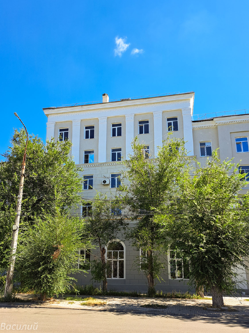 Мариуполь, Бульвар 50 лет Октября, 21 / проспект победы, 43