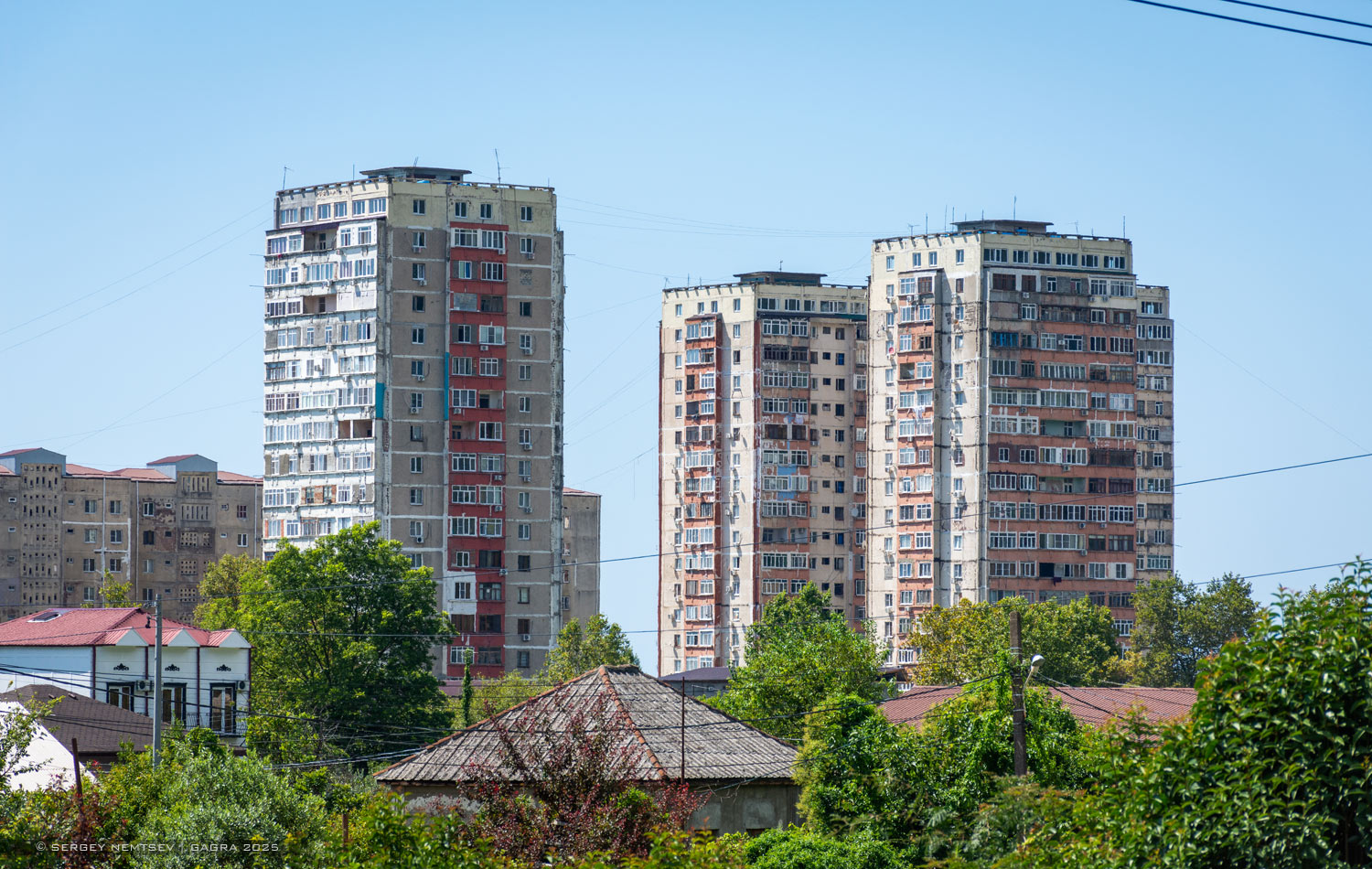 Гагра, Улица Лакоба, 1; Улица Лакоба, 3; Улица Лакоба, 5