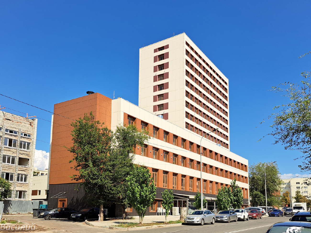 Мариуполь, Университетская улица, 2; Проспект Ленина, 68