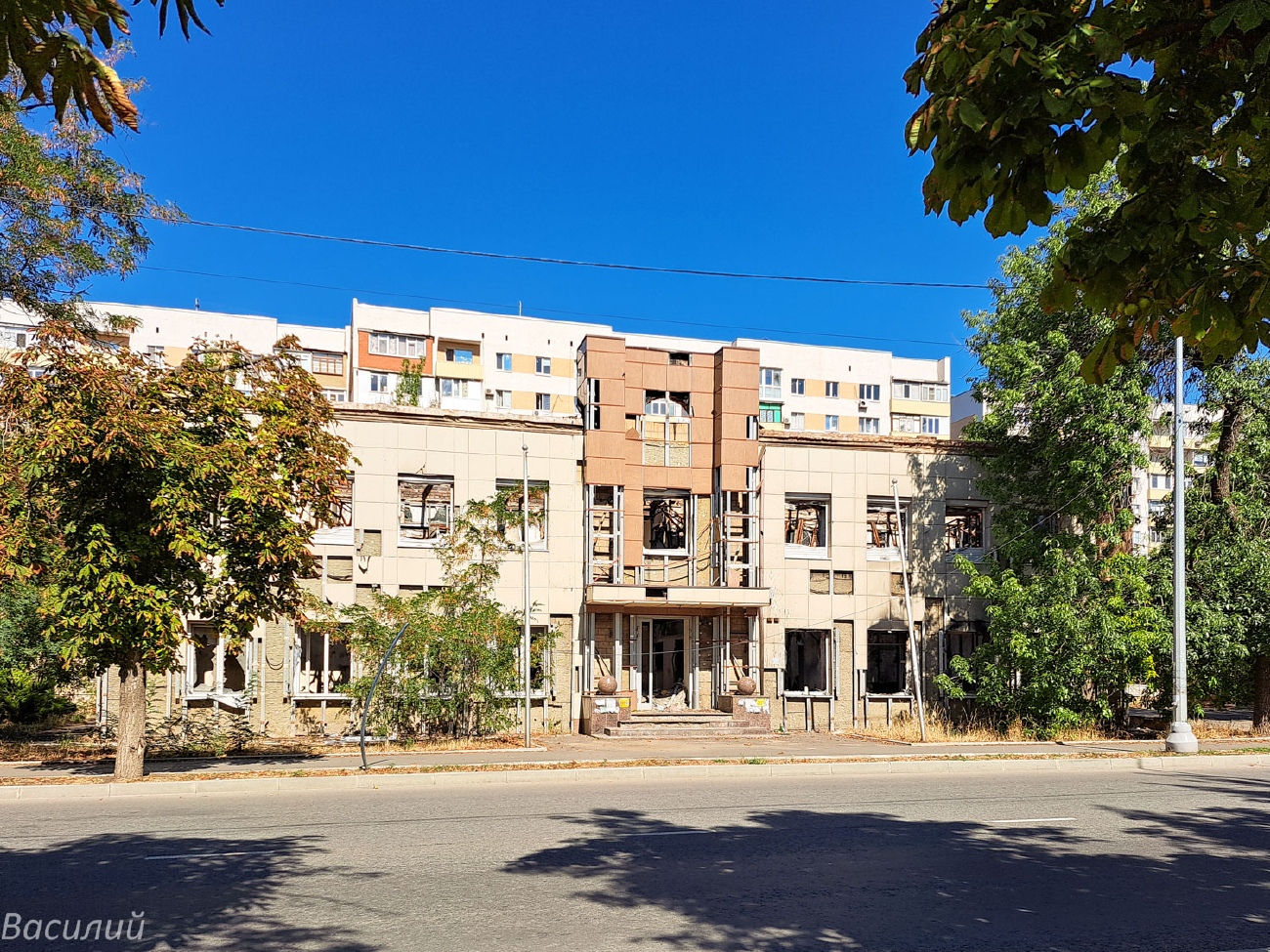 Мариуполь, Проспект Адмирала Лунина, 19