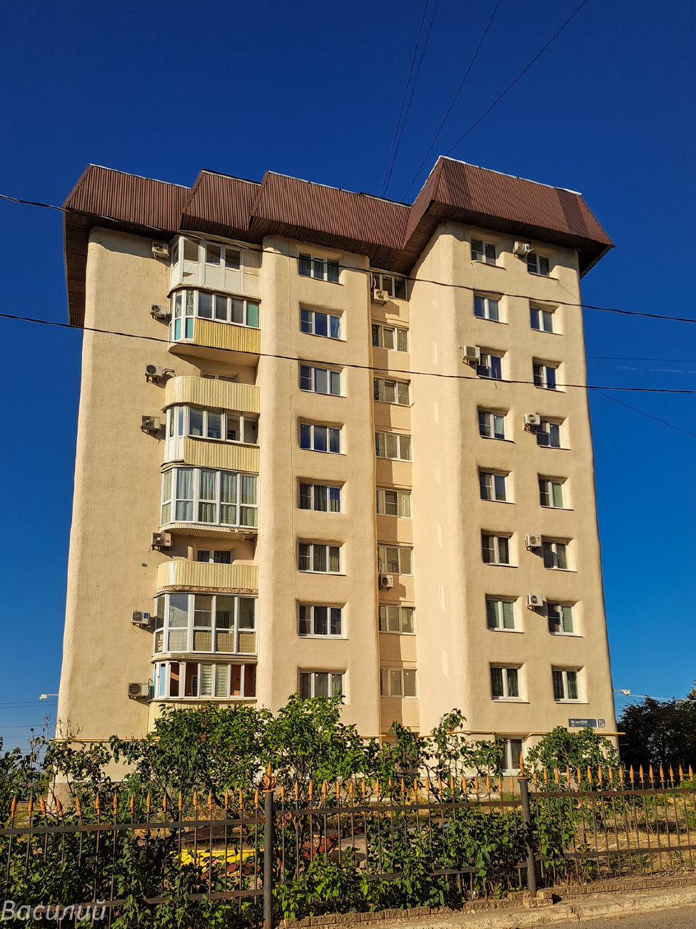 Мариуполь, Гранитная улица, 128 / Улица 60 лет СССР, 35