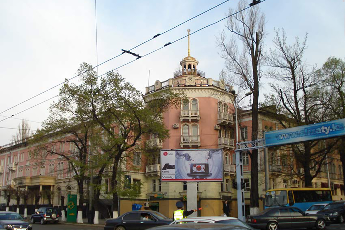 Алматы, Улица Кабанбай батыра, 104 / Проспект Нурсултана Назарбаева, 128 / Улица Тулебаева, 137