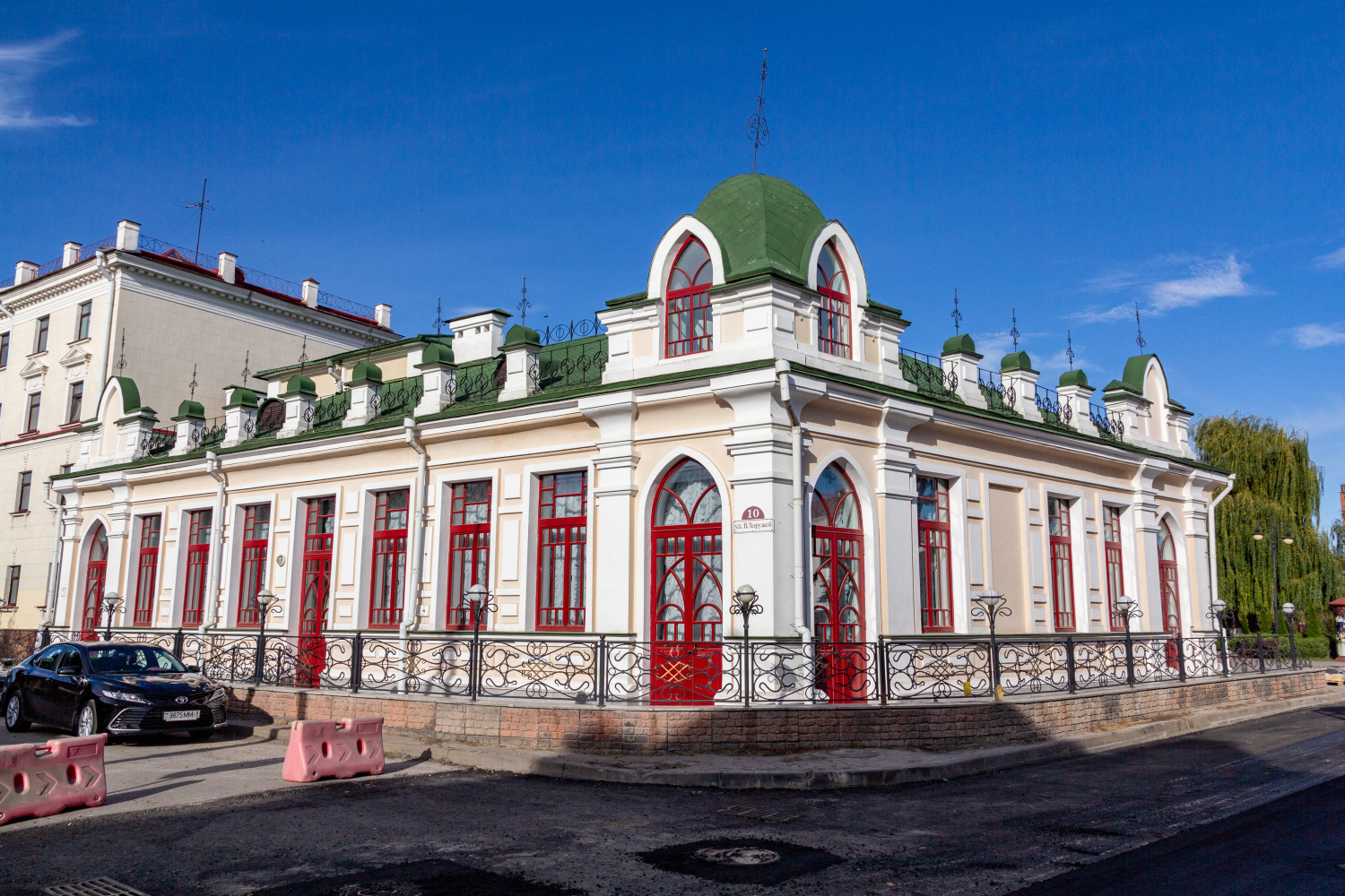 Пинск, Улица Веры Хоружей, 10