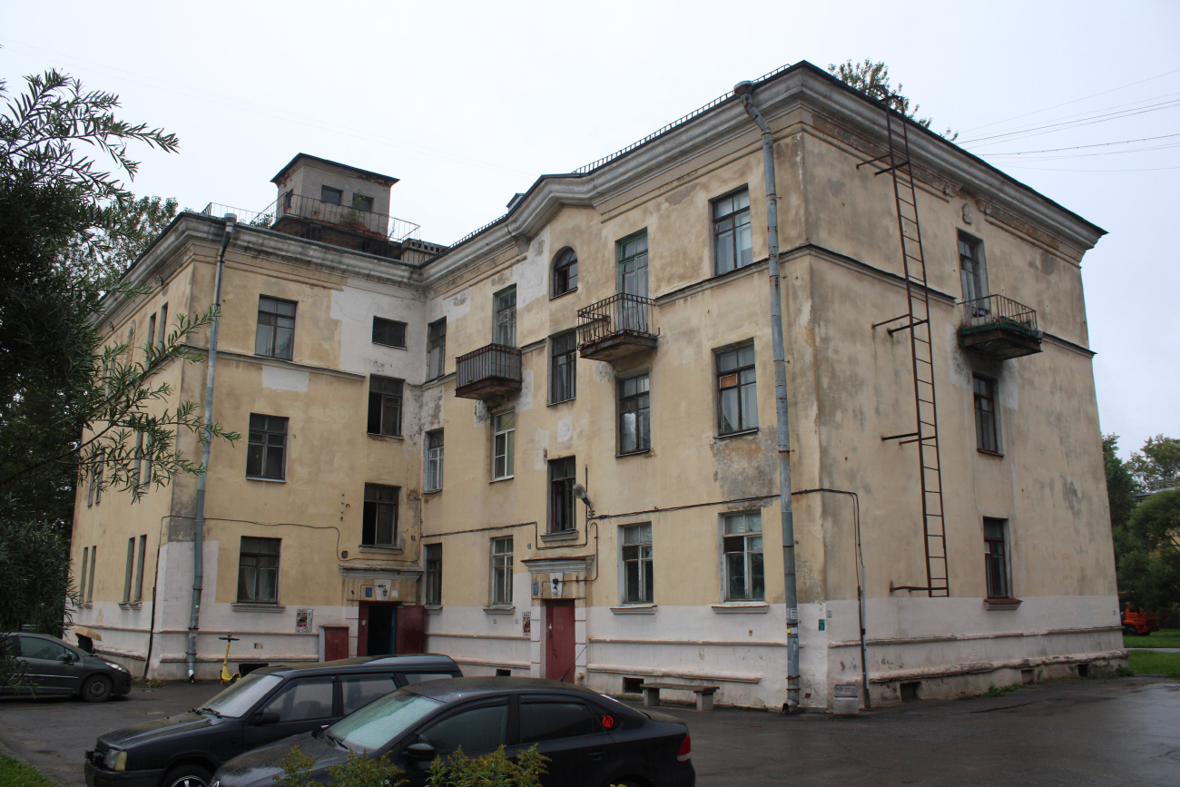 Колпiно, Загородная улица, 42