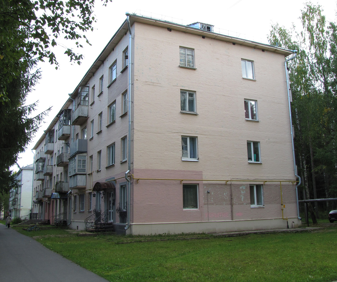 Мирный, Улица Ленина, 28