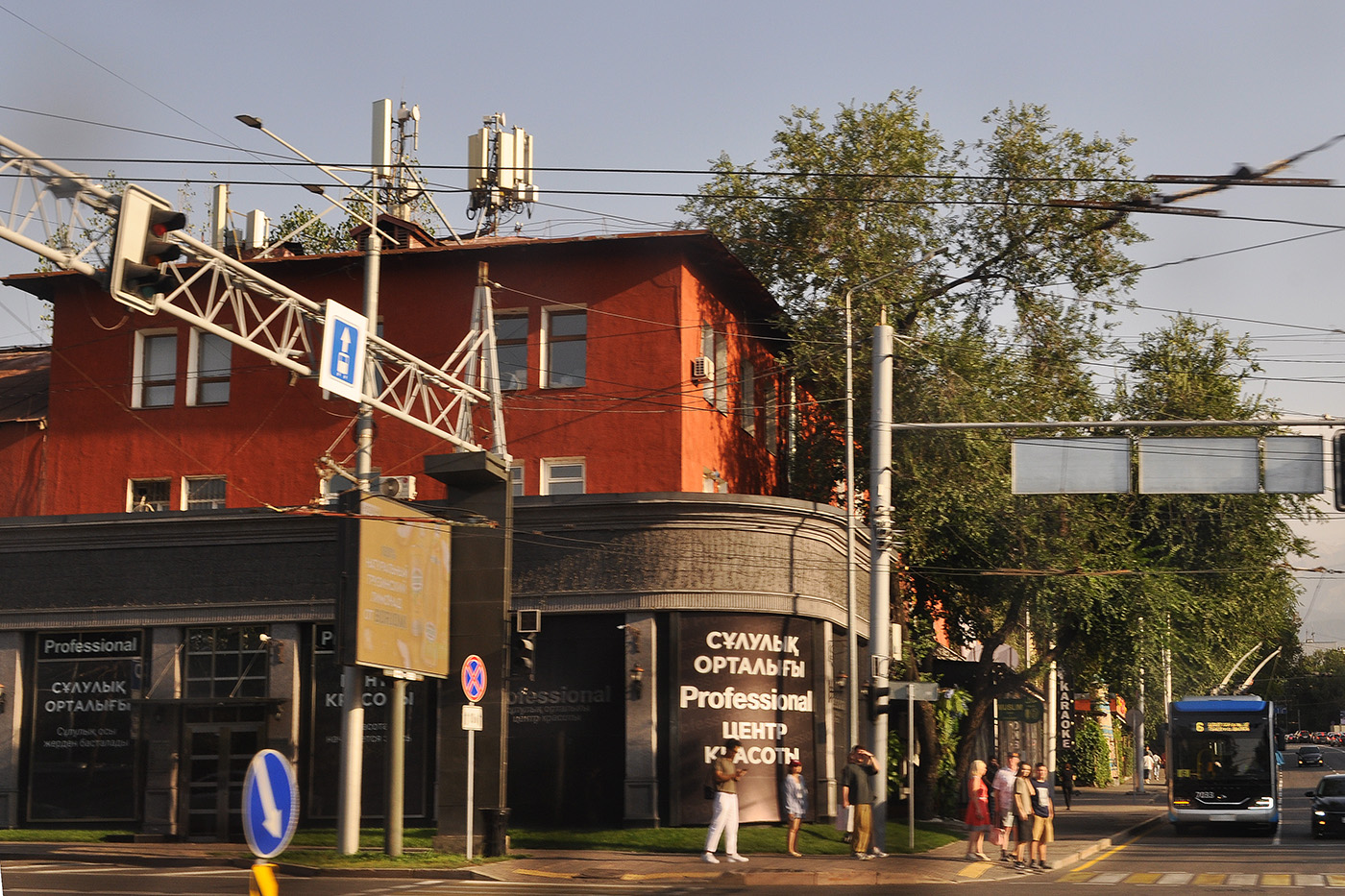 Алматы, Проспект Абая, 30 / Проспект Сейфуллина, 538
