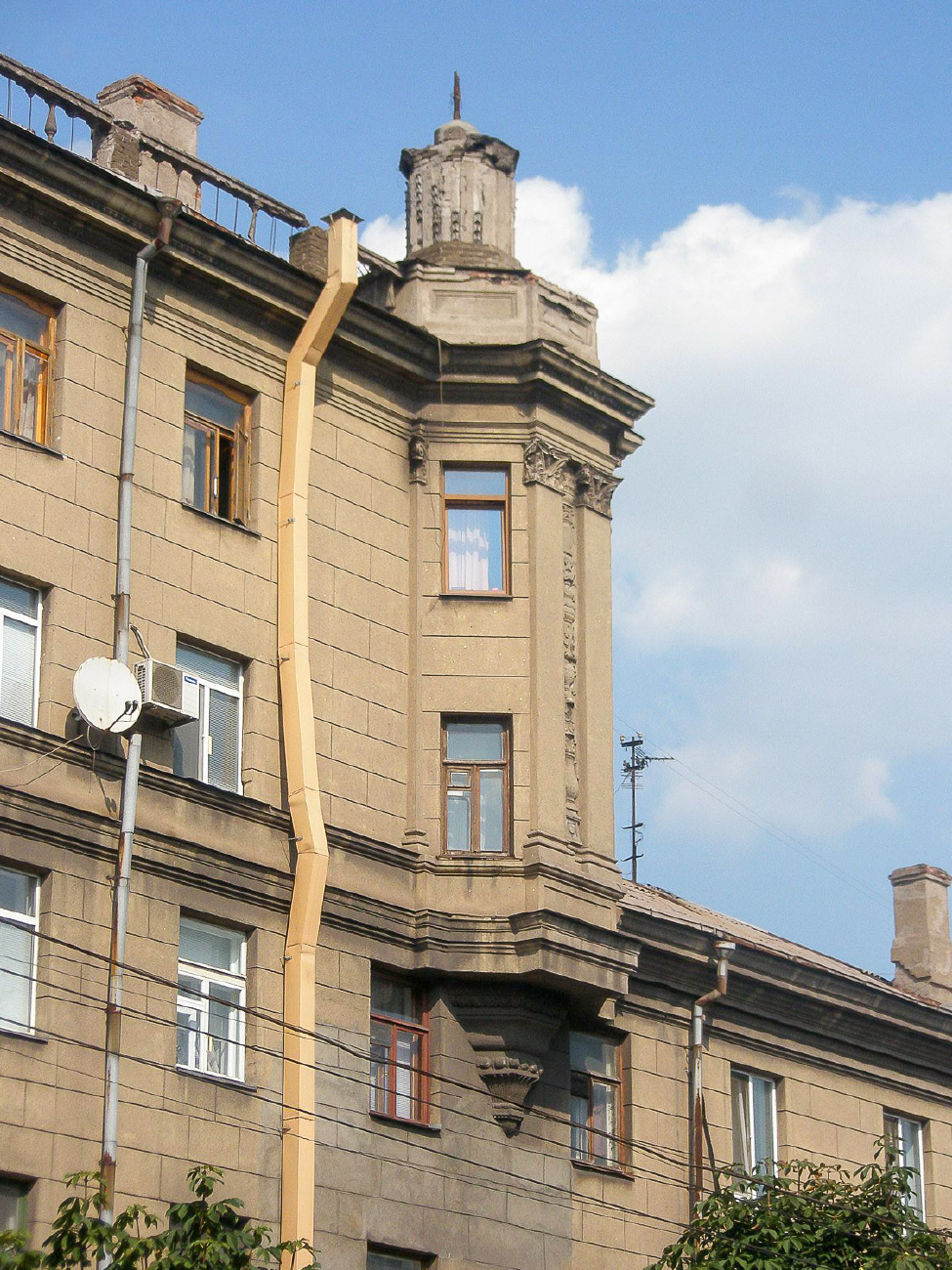 Мариуполь, Проспект Ленина, 13
