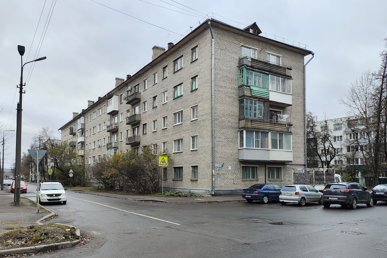 Псков, Стахановская улица, 11