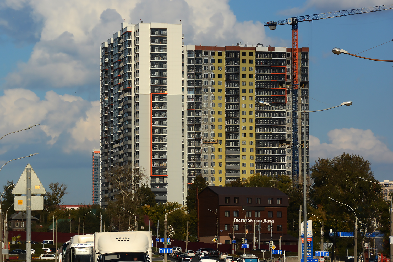 Пермь, Шоссе Космонавтов, 309А корп. 1; Шоссе Космонавтов, 323