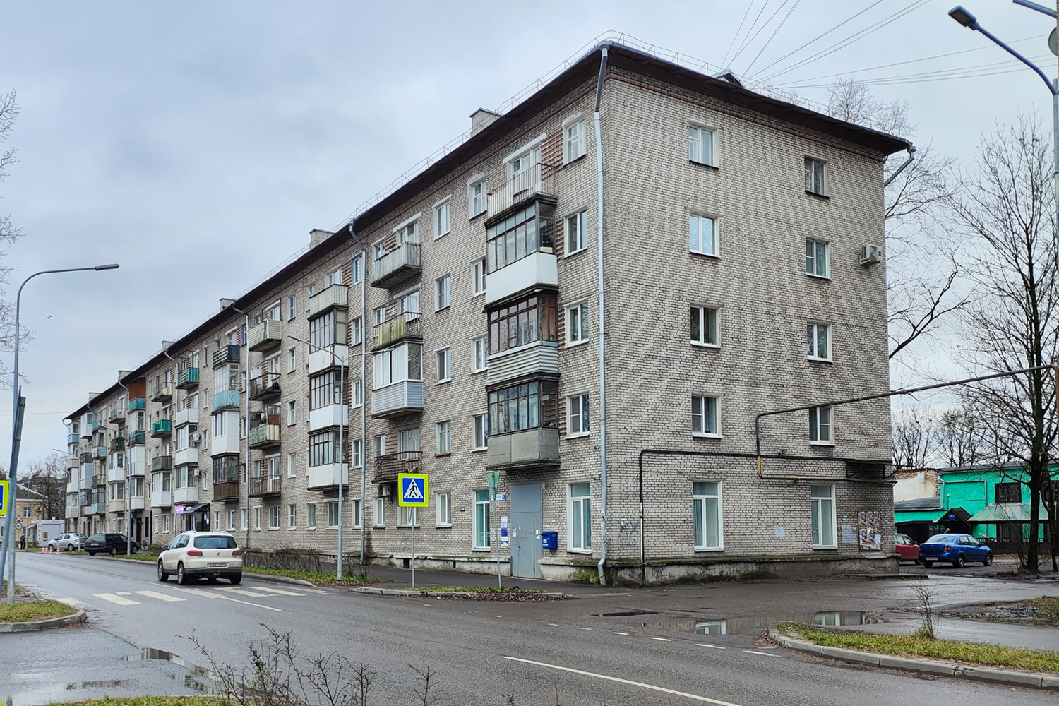 Псков, Стахановская улица, 1