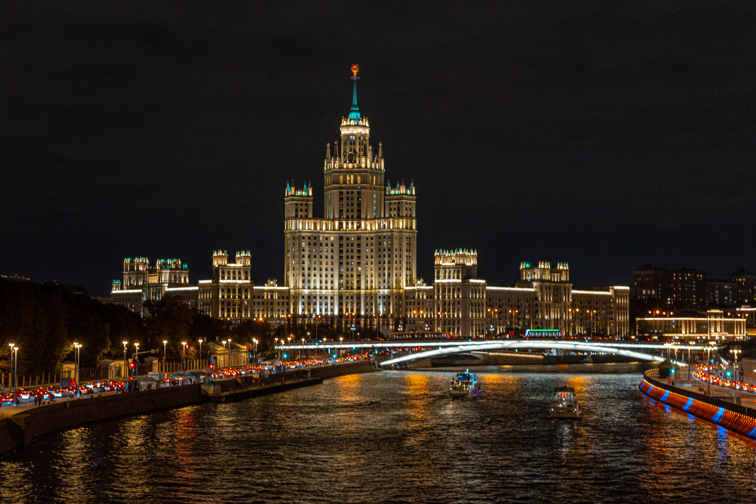 Moskwa, Котельническая набережная, 1/15; Садовнический проезд, Большой Устьинский мост