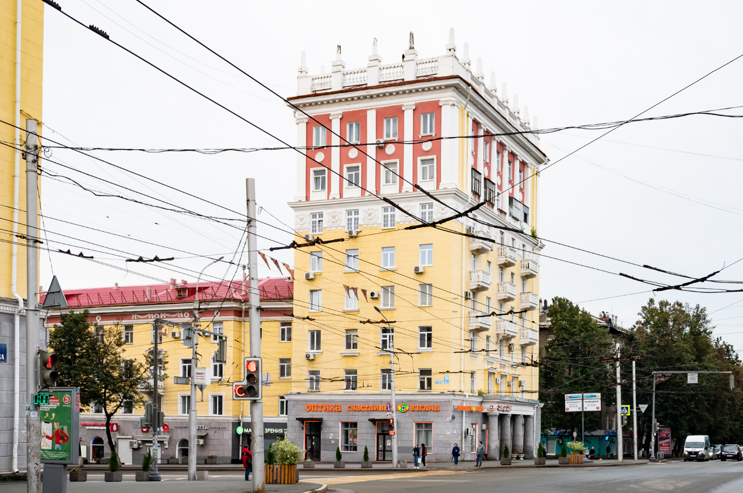 Ufa, Первомайская улица, 26 / Улица Ульяновых, 28