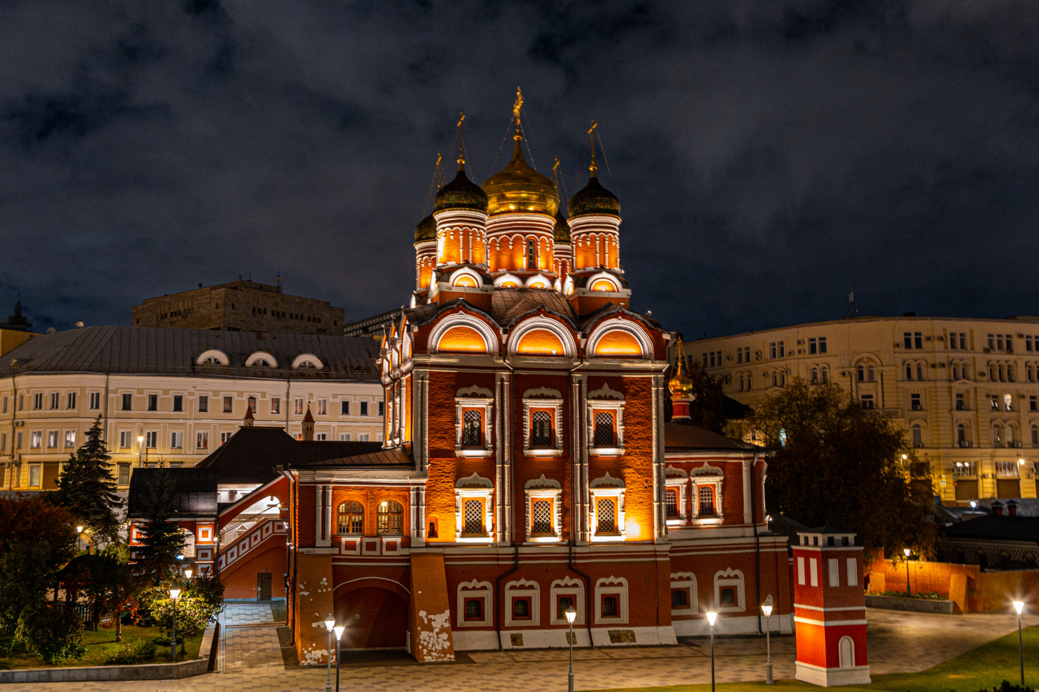 Moskau, Улица Варварка, 8 стр. 1