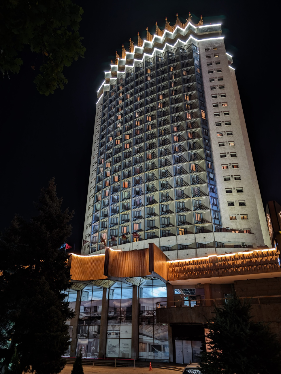 Алматы, Проспект Достык, 52