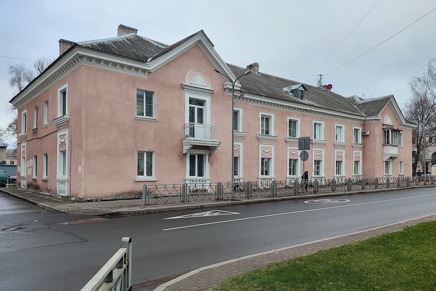 Pskov, Улица Калинина, 11