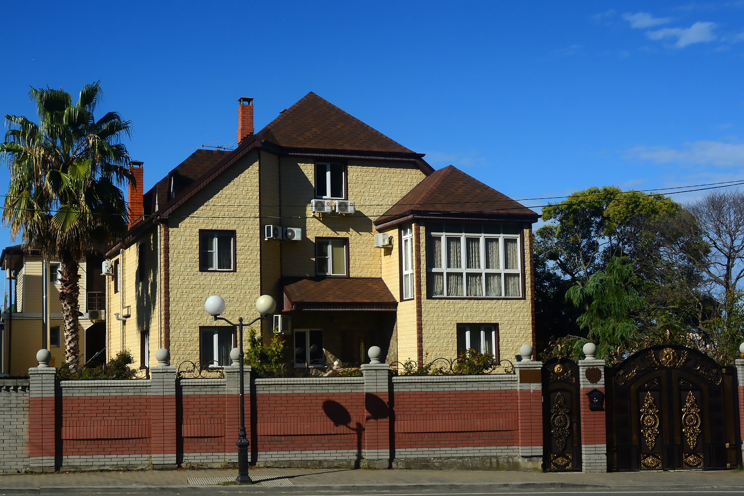 Большой Сочи, Адлер, Улица Ленина, 131