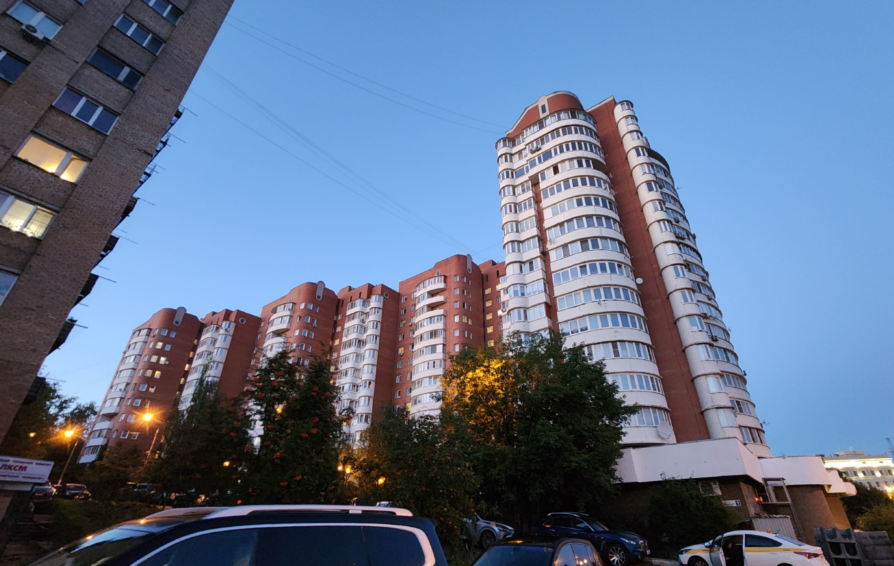 Красногорск, Школьная улица, 1