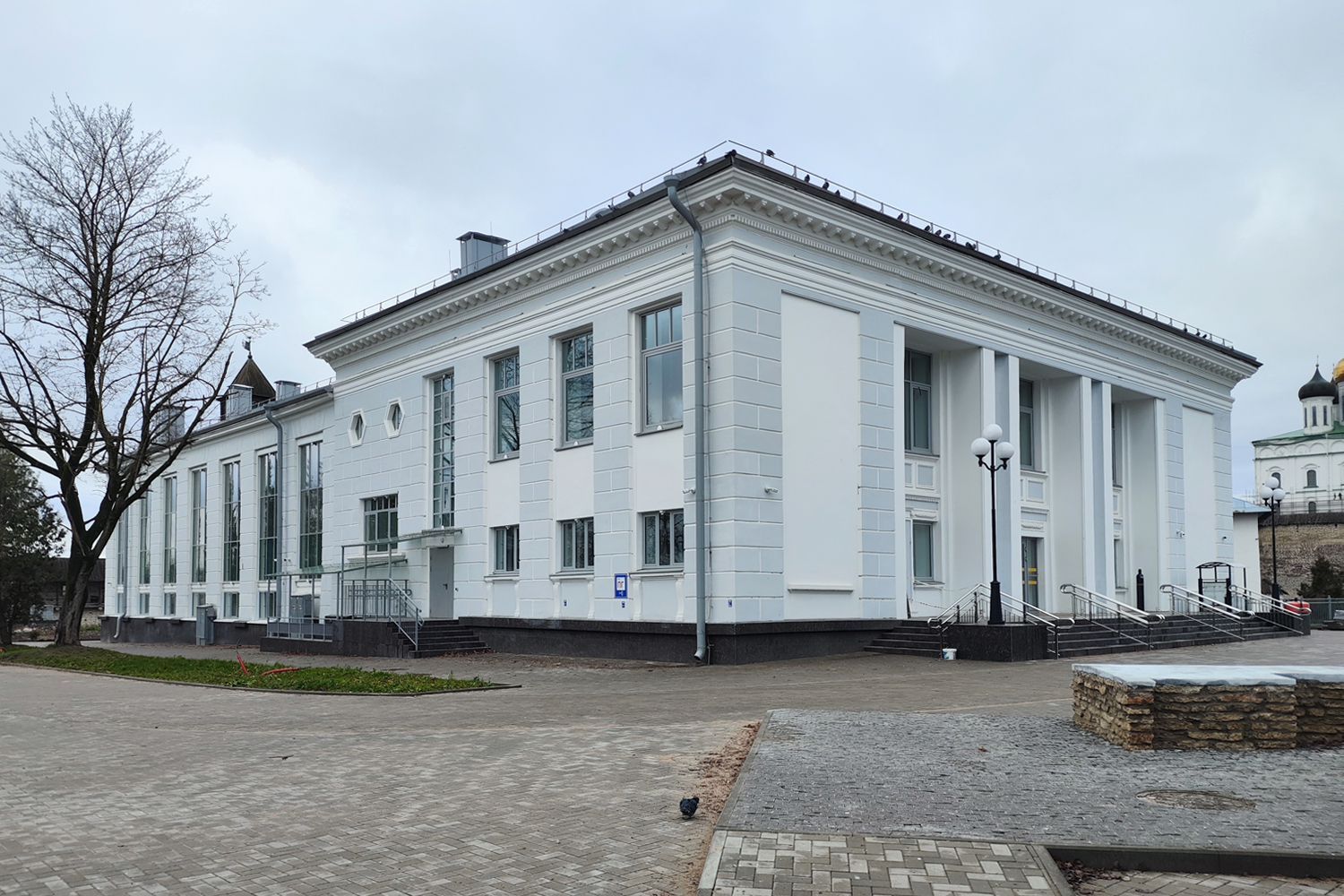 Псков, Площадь Ленина, 3