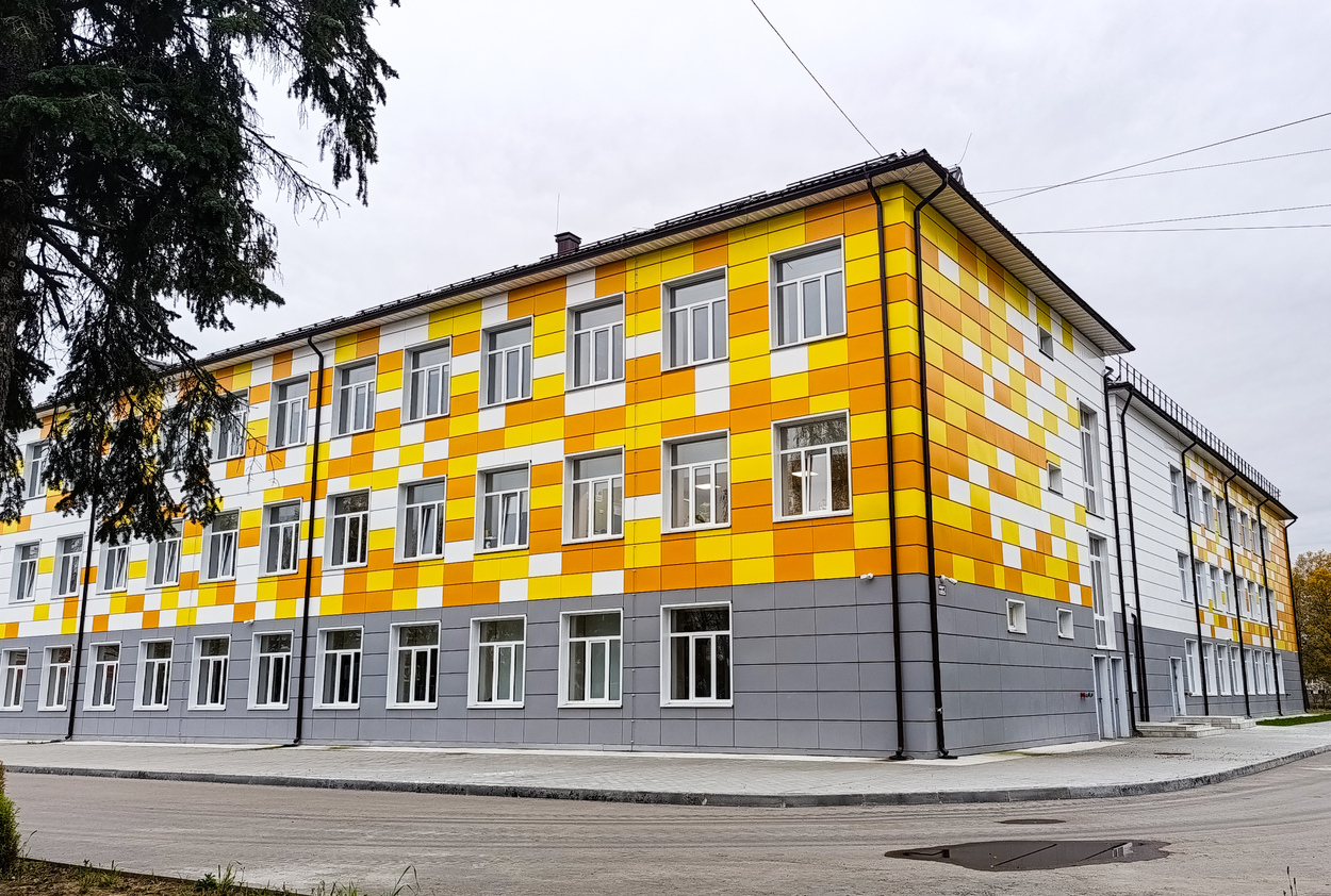 Большие Дворы, Спортивная улица, 12