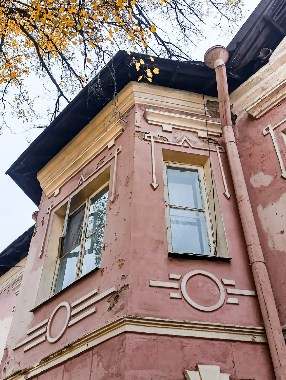 Большие Дворы, Спортивная улица, 2