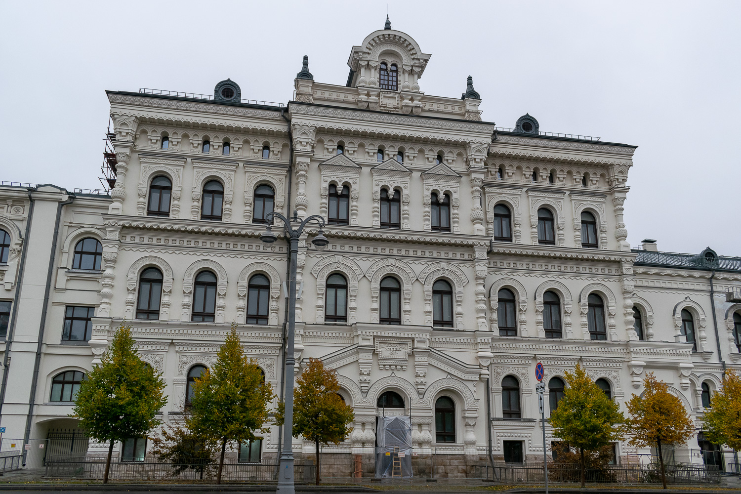 Москва, Новая площадь, 3 / Лубянский проезд, 4