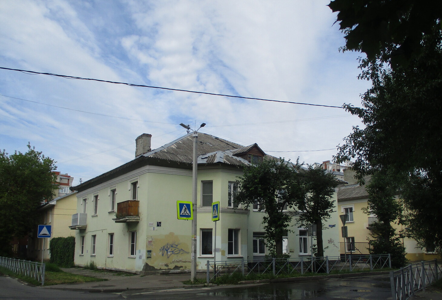 Владимир, Улица Пичугина, 1 / Улица Разина, 2