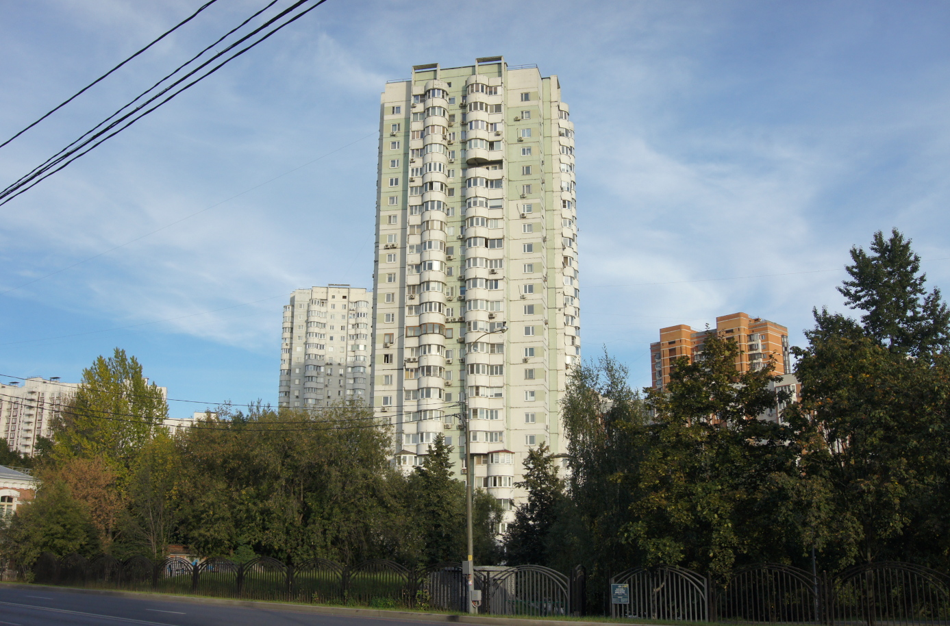 Москва, Улица Верхние Поля, 8