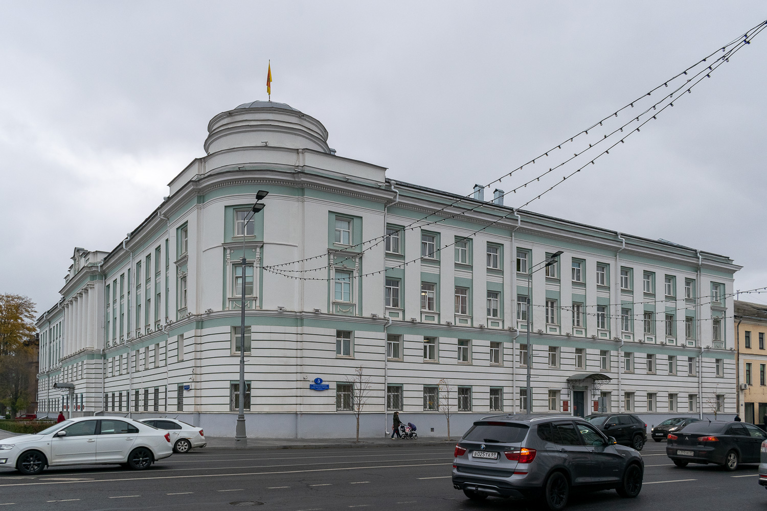 Тверь, Советская улица, 23 / Улица Володарского, 46 / Рыбацкая улица, 2