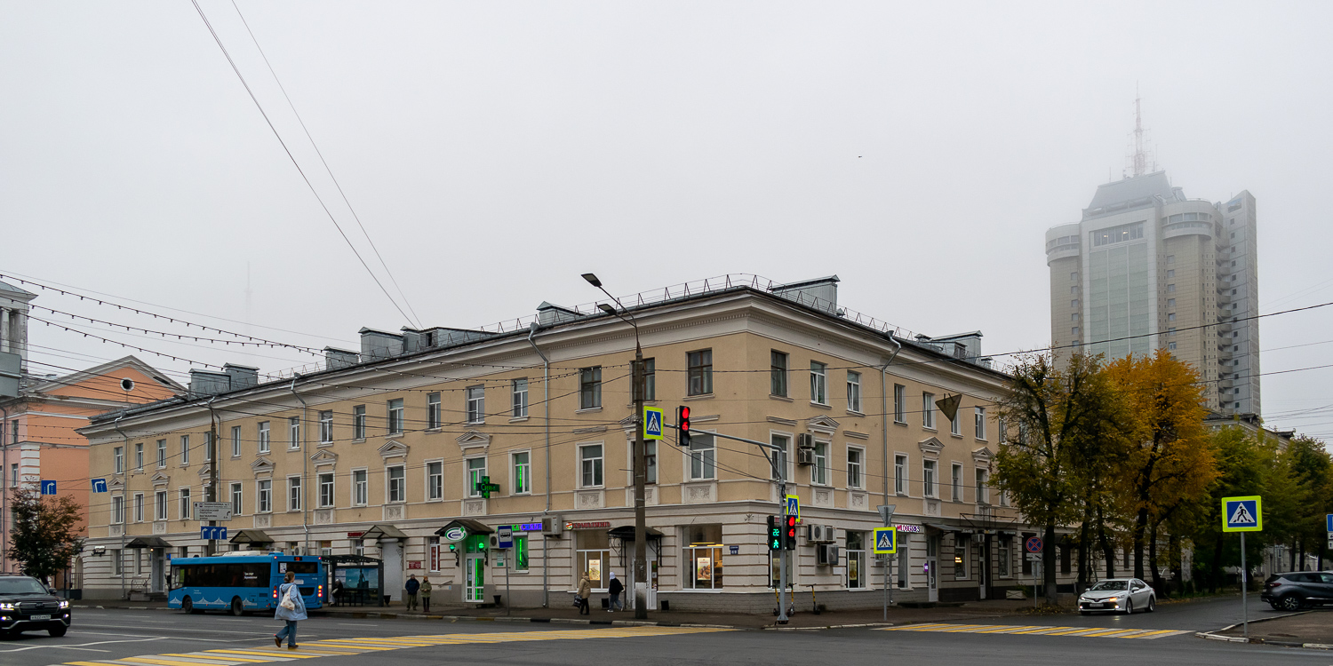 Тверь, Советская улица, 62; Смоленский переулок, 29