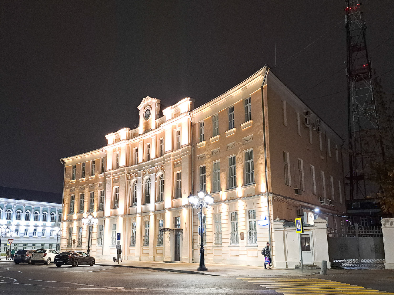 Тверь, Площадь Михаила Тверского, 2 / Новоторжская улица, 24