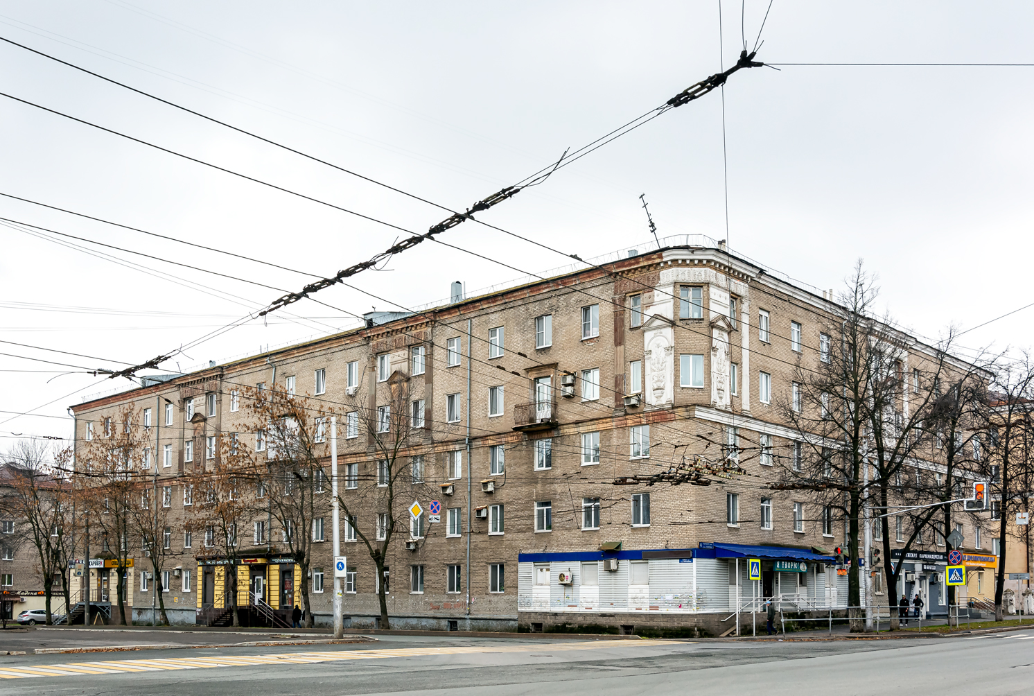 Уфа, Улица Ульяновых, 46 / Кольцевая улица, 48