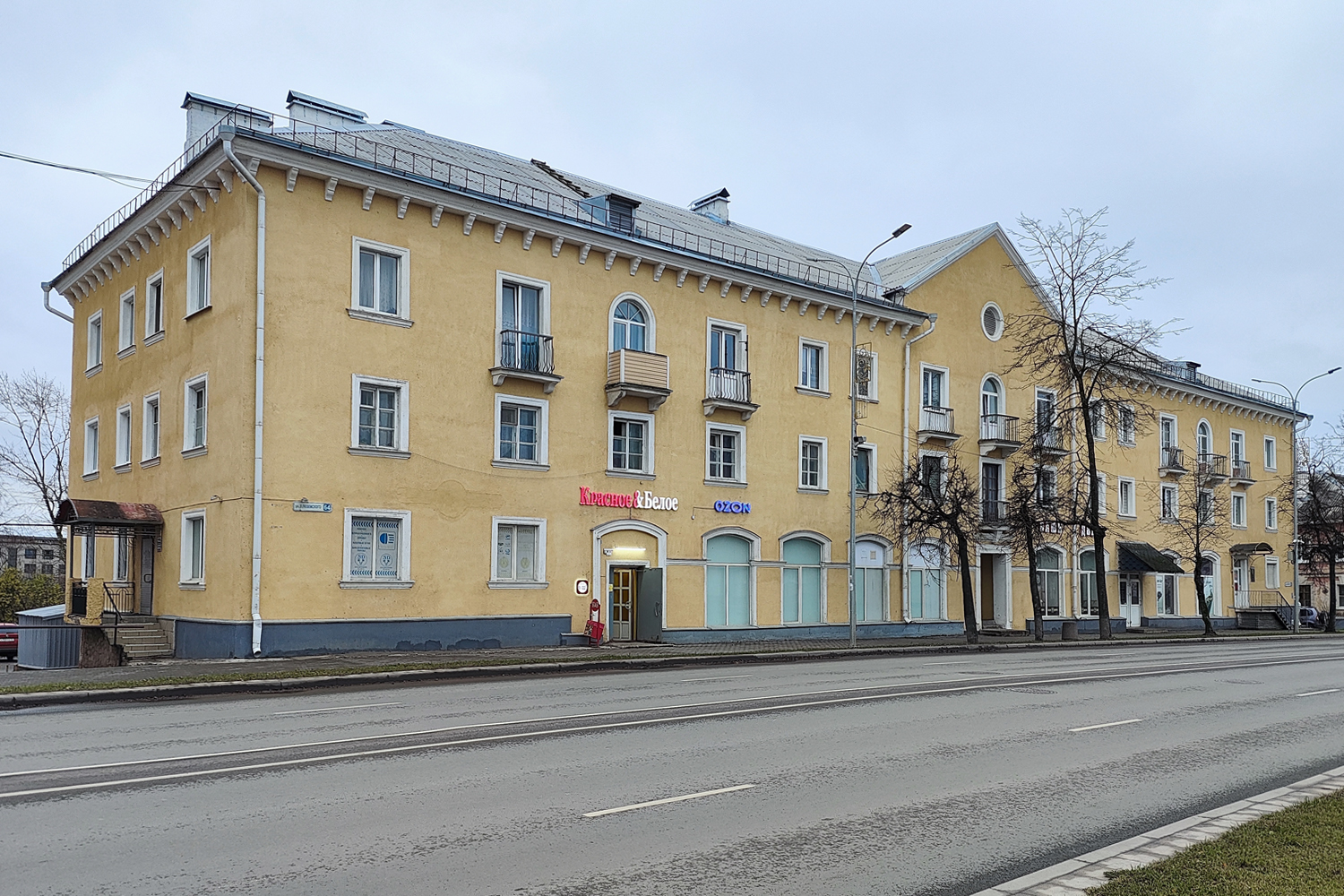 Псков, Улица Леона Поземского, 64