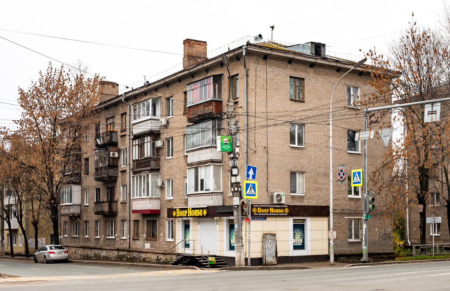 Уфа, Кольцевая улица, 106 / Улица Александра Невского, 32