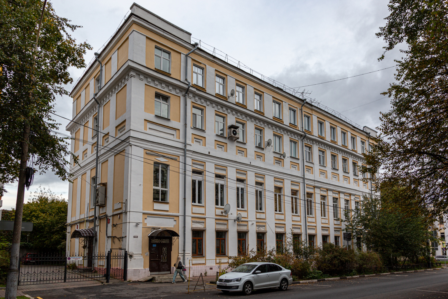 Ярославль, Улица Терешковой, 15 / Флотский спуск, 8