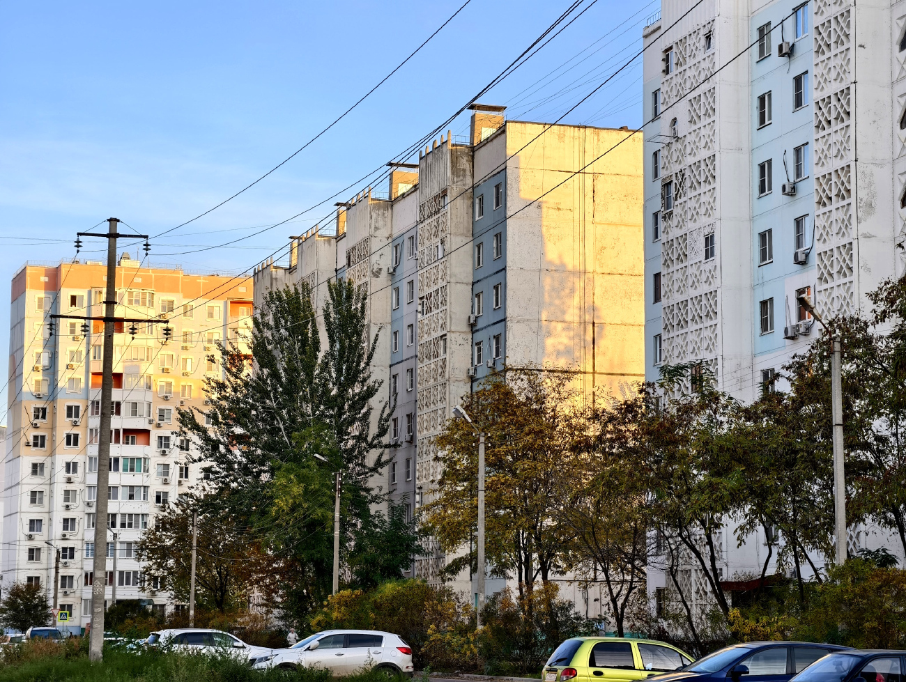 Астрахань, Улица Бабаевского, 14 / Бульварная улица, 8