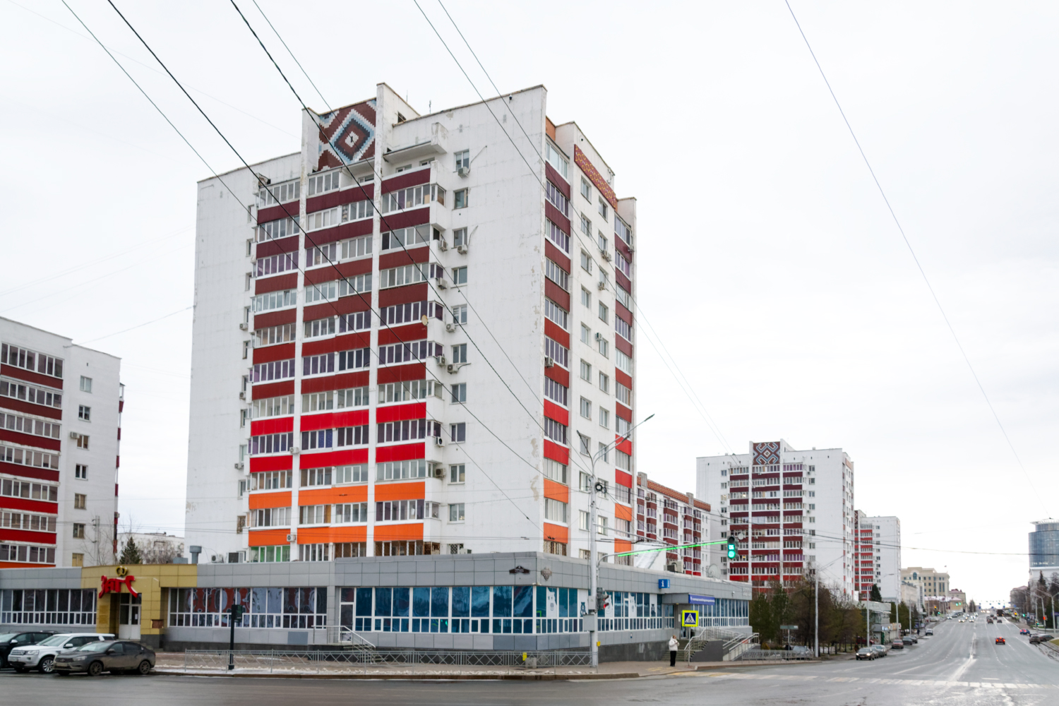 Уфа, Улица Мажита Гафури, 2 / Улица Заки Валиди, 1