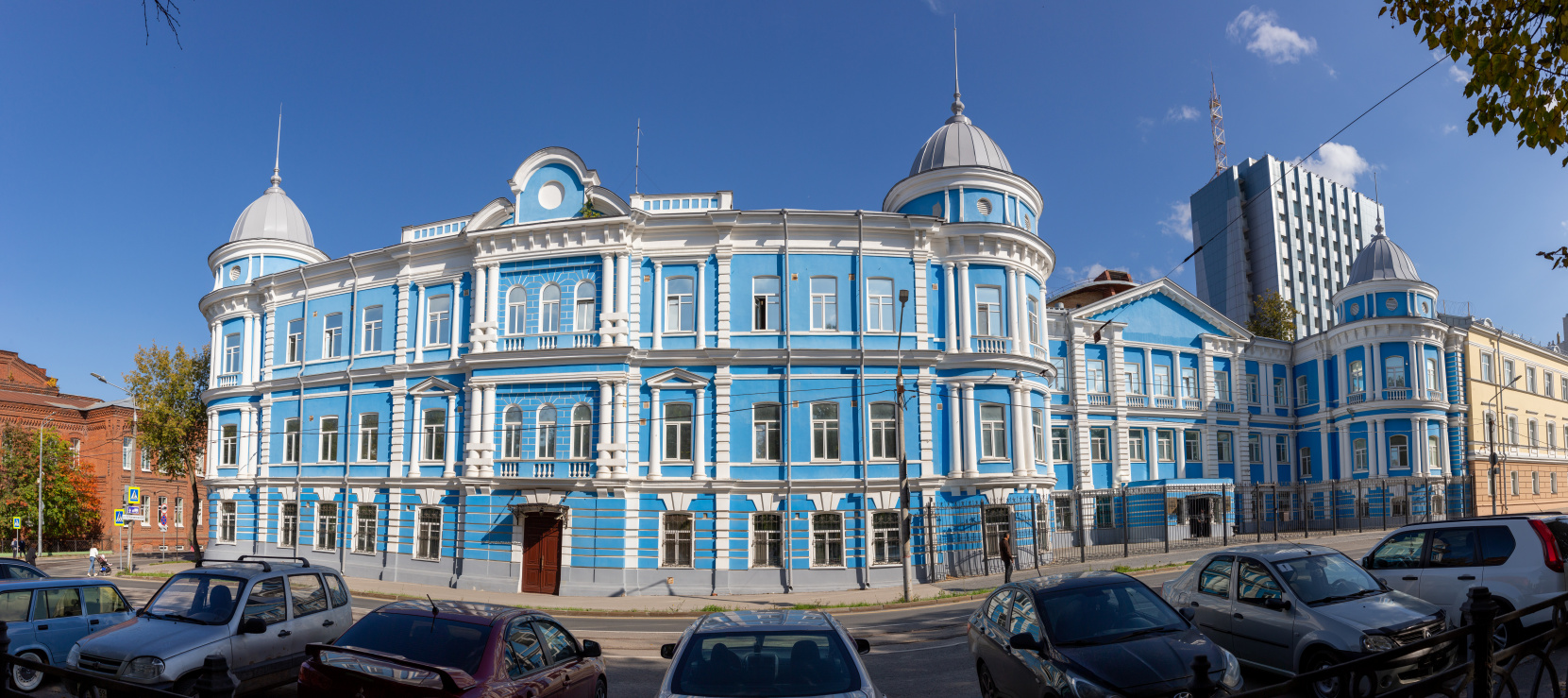 Пермь, петропавловская улица, 24 / Улица 25 Октября, 12; Улица 25 Октября, 14