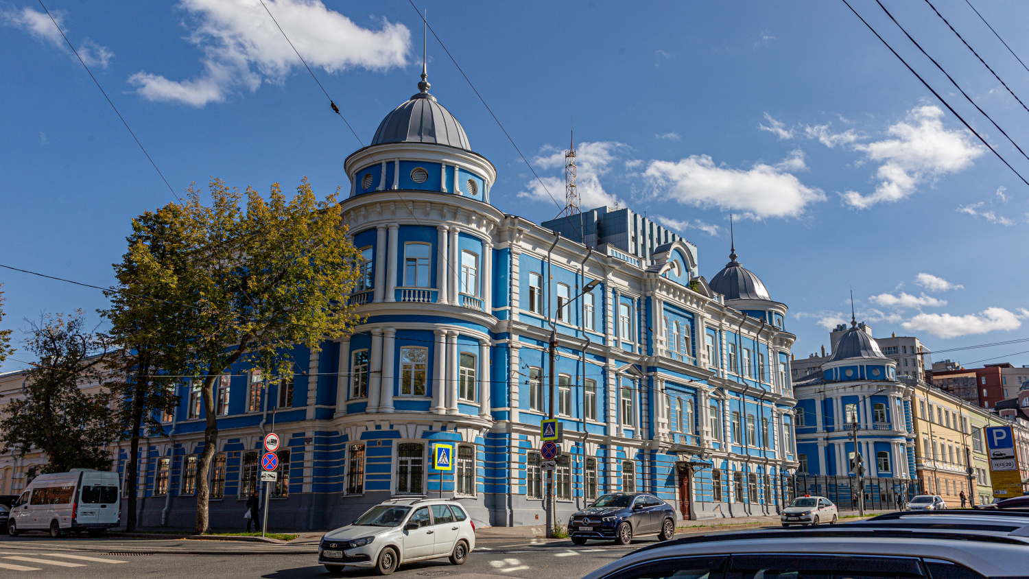 Пермь, петропавловская улица, 24 / Улица 25 Октября, 12; Улица 25 Октября, 14