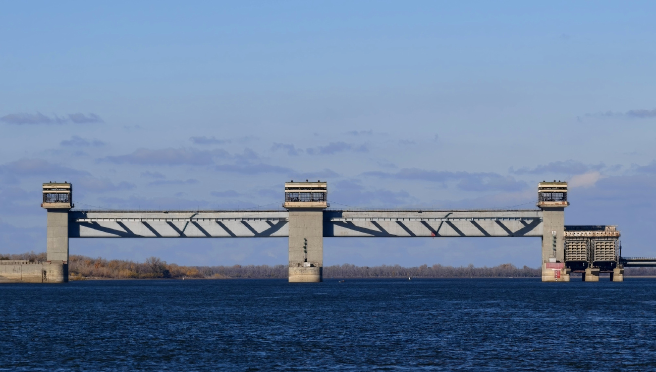 Нариманов, Астраханский вододелитель