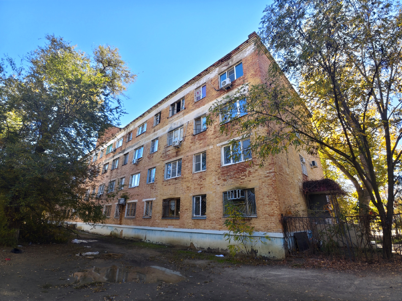 Нариманов, Центральная улица, 6