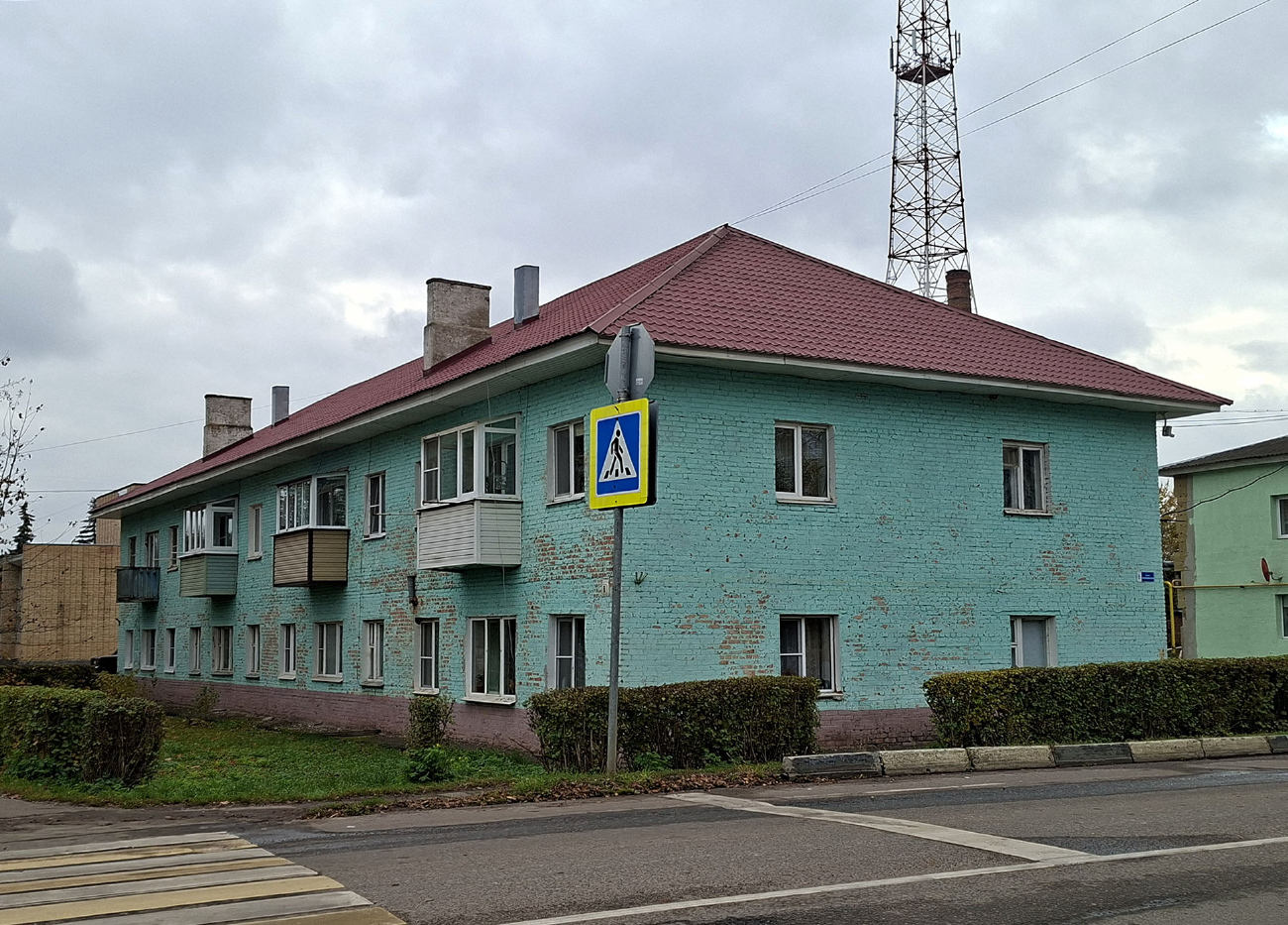 Silver Ponds, Первомайская улица, 8