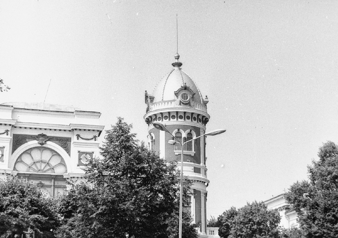 Ульяновск, Бульвар Новый Венец, 3 / Переулок Карамзина, 4