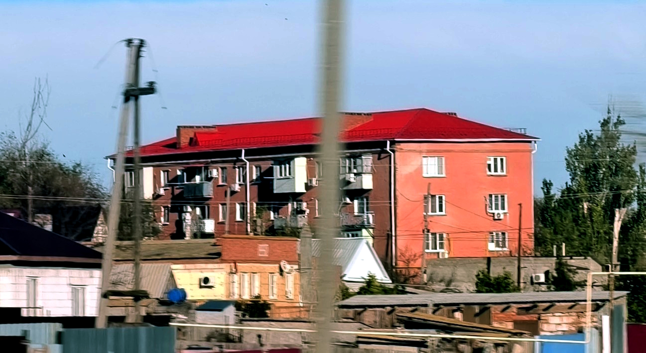 Тинаки 2-е, Санаторная улица, 1