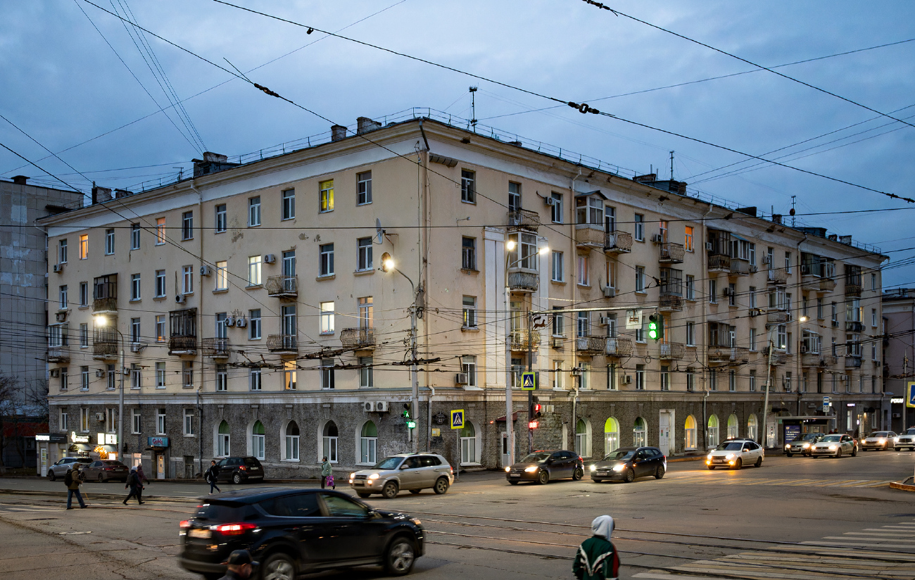 Ufa, Улица Карла Маркса, 63 / Революционная улица, 33