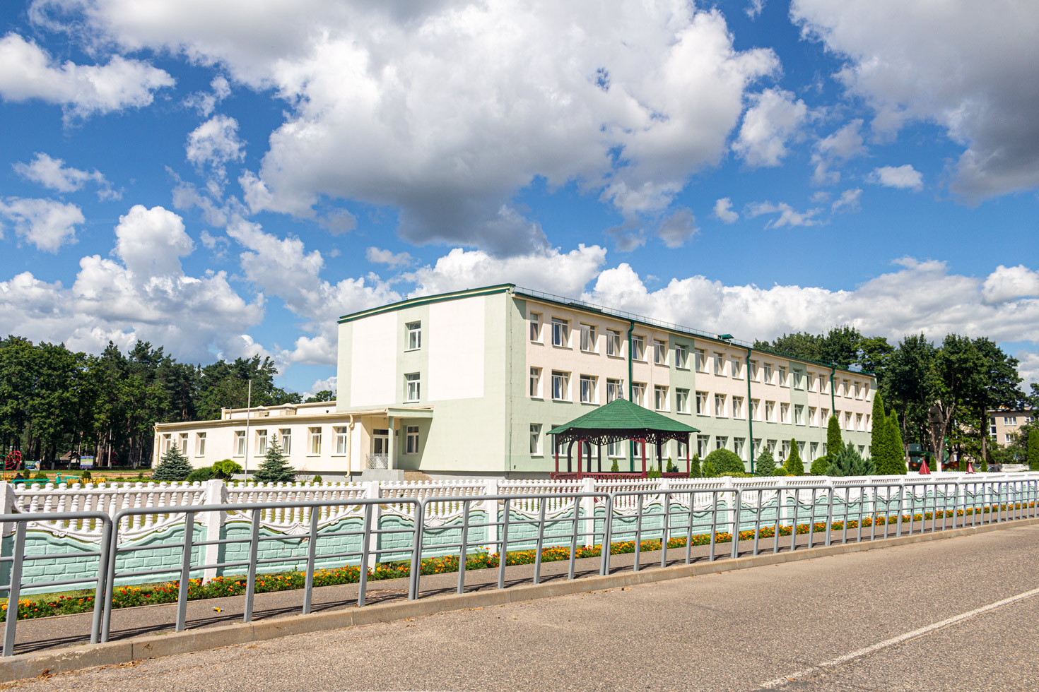 Новоельня, Улица Снитко, 10