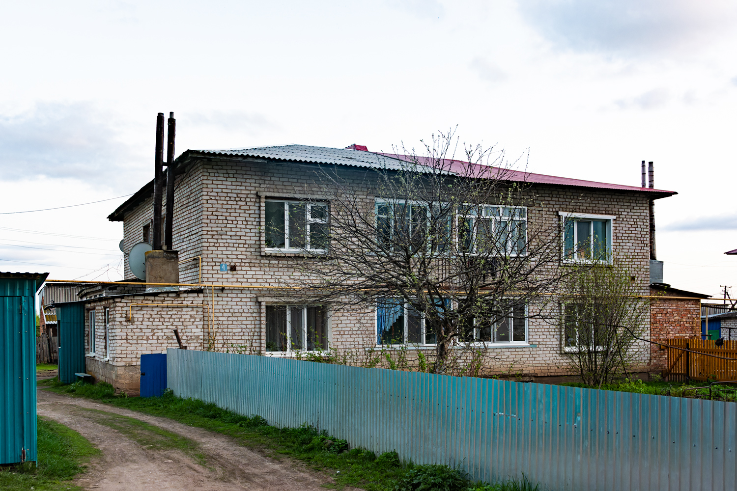 Бирский район, прочие н.п., с. Баженово, улица 60 лет Октября, 4