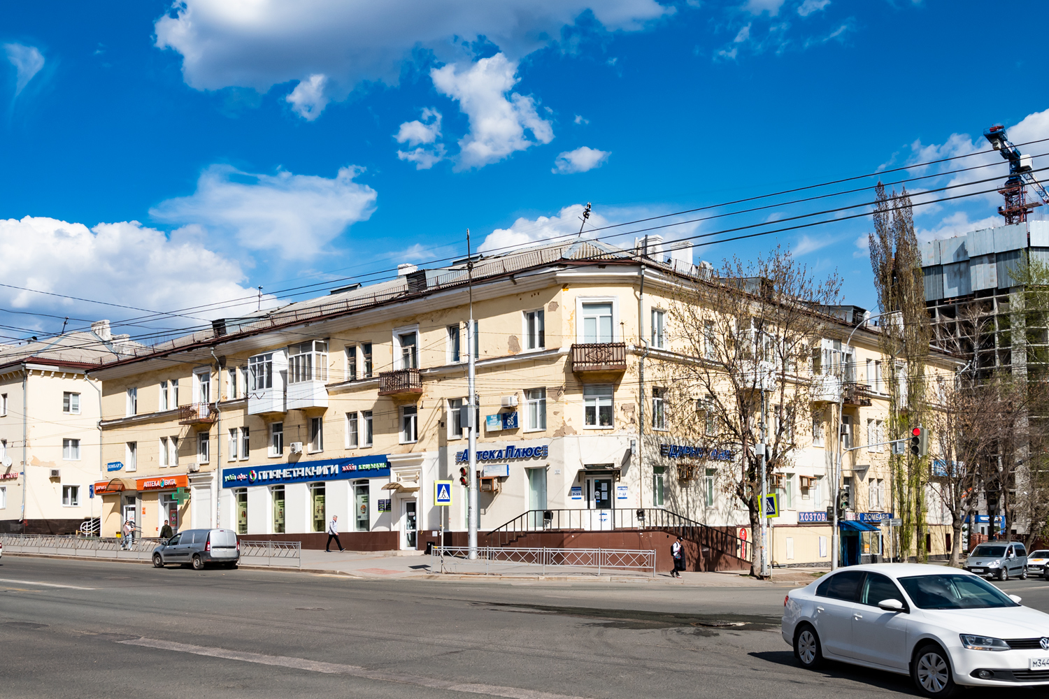 Ufa, Айская улица, 68 / Революционная улица, 189