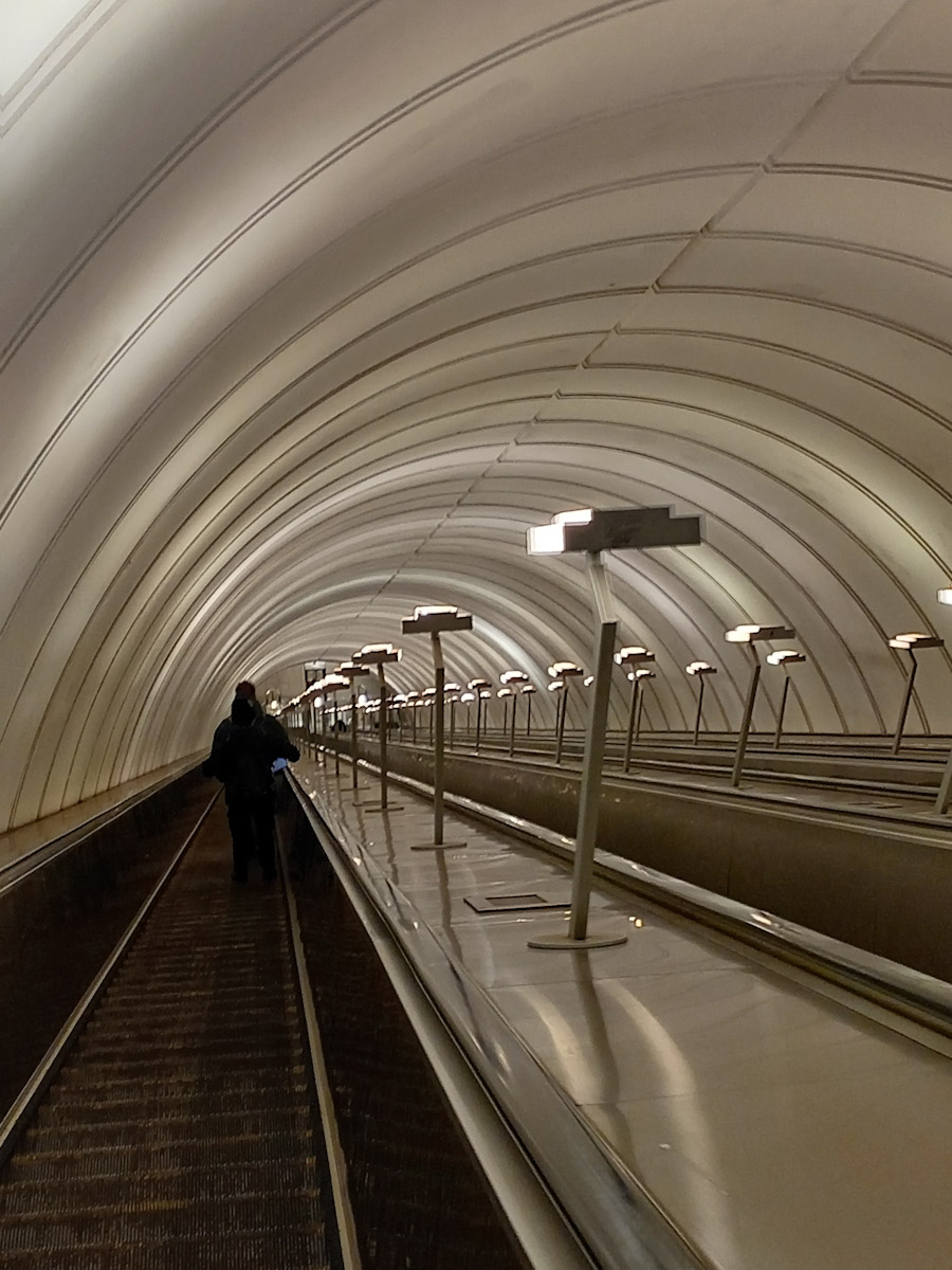 Москва, Люблинско-Дмитровская линия Московского Метрополитена, станция метро «Фонвизинская»